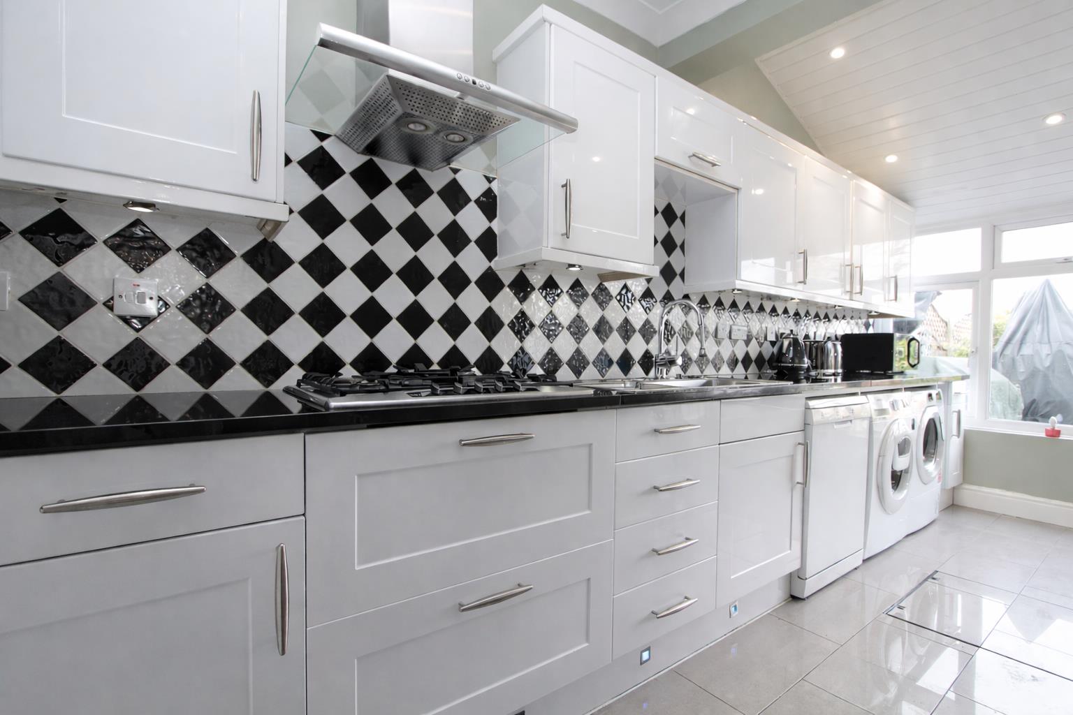 Godalming Avenue, Wallington
